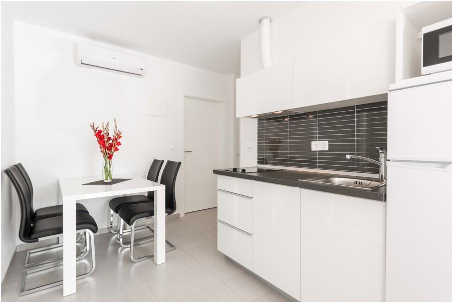 Apartment Mili Stomarica *